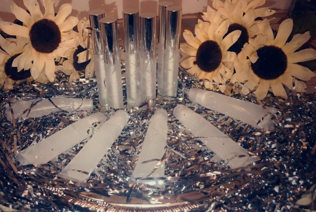 Glossy By: Mia-Ka'Oir
